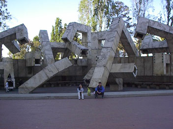 IM004122